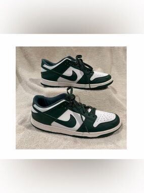 Nike Men’s Low-Top Sneakers -size 12 White & Dark Green